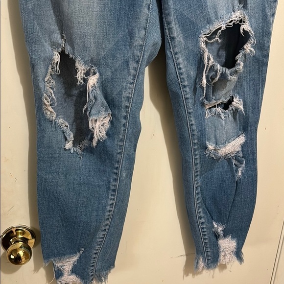 Cello size 9 Distressed Blue Denim Jeans!! - Picture 6 of 8